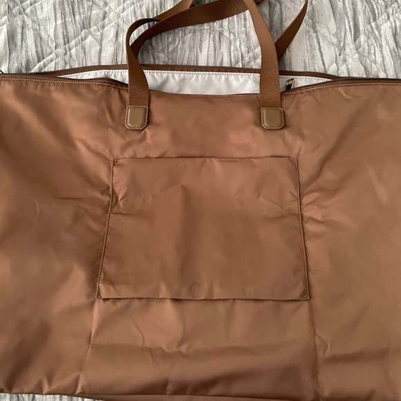 โ๏ธ NWOT Tumi Just In Case Weekender + Pouch - Picture 6 of 15